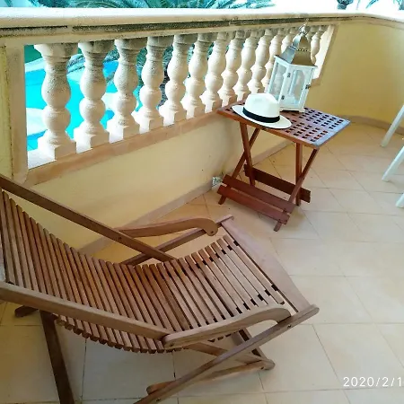Estupendo En Primera Linea De Playa Y Con Vistas Al Mar Dénia