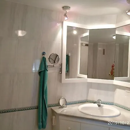 Estupendo En Primera Linea De Playa Y Con Vistas Al Mar Apartamento Dénia