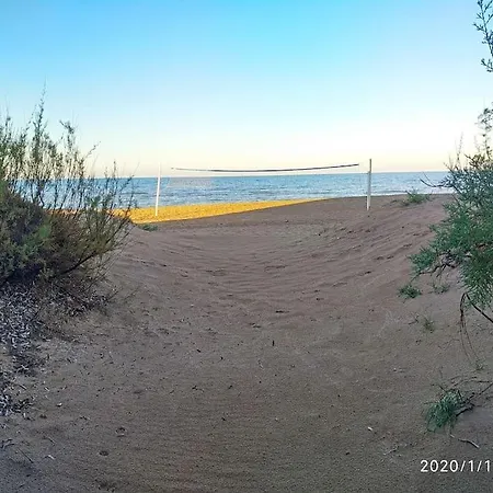 Estupendo En Primera Linea De Playa Y Con Vistas Al Mar Apartmán