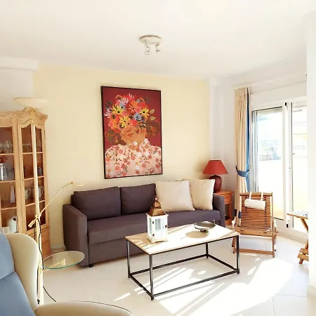 Estupendo En Primera Linea De Playa Y Con Vistas Al Mar *