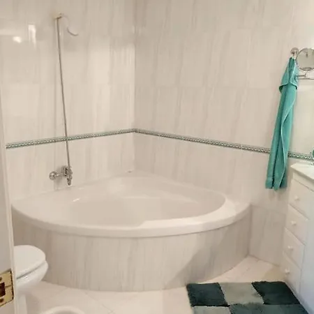 Estupendo En Primera Linea De Playa Y Con Vistas Al Mar Apartmán