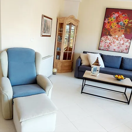 Estupendo En Primera Linea De Playa Y Con Vistas Al Mar *