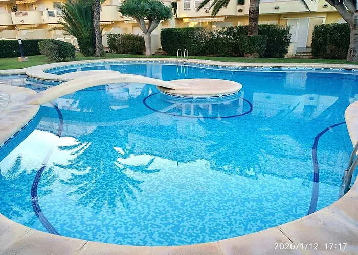 Estupendo En Primera Linea De Playa Y Con Vistas Al Mar *