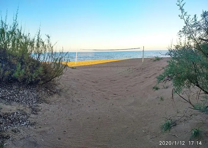 Estupendo En Primera Linea De Playa Y Con Vistas Al Mar Apartman