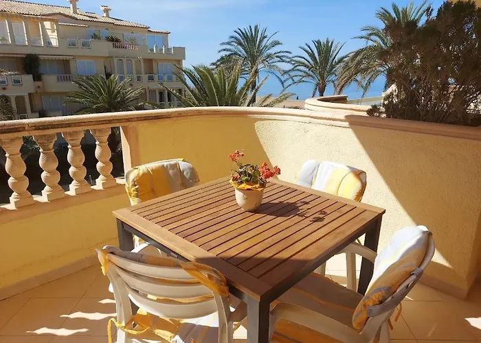Estupendo En Primera Linea De Playa Y Con Vistas Al Mar Dénia