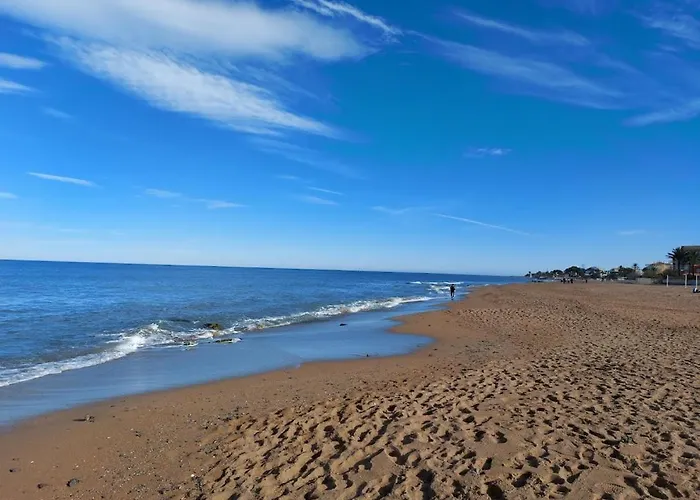 Estupendo En Primera Linea De Playa Y Con Vistas Al Mar Appartement