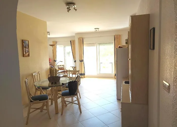 Estupendo En Primera Linea De Playa Y Con Vistas Al Mar Appartement